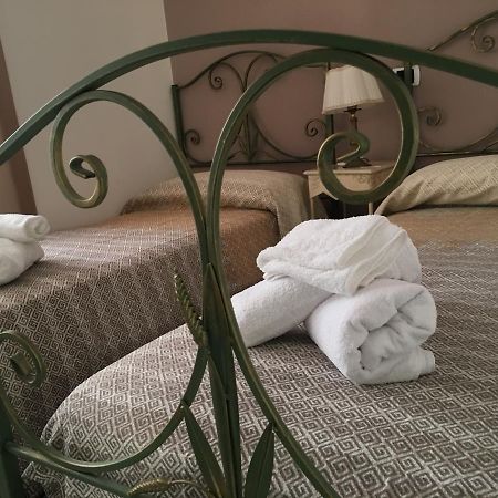 Bed and Breakfast La Corte Del Re Borbone Caserta Exterior foto