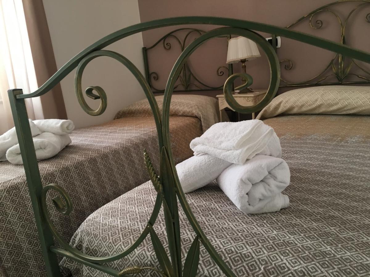 Bed and Breakfast La Corte Del Re Borbone Caserta Exterior foto